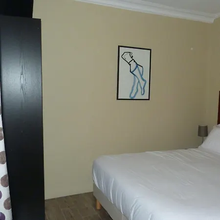 ホテル Du Jura 2*