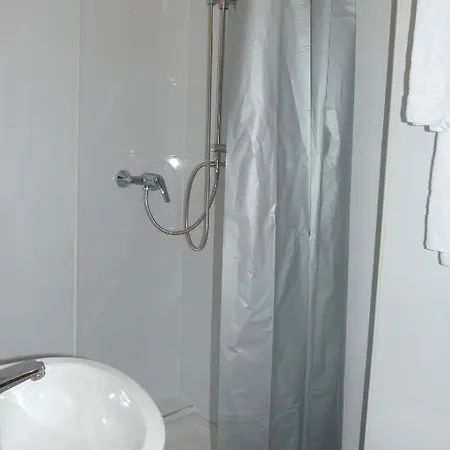 Du Jura Hotel 2*